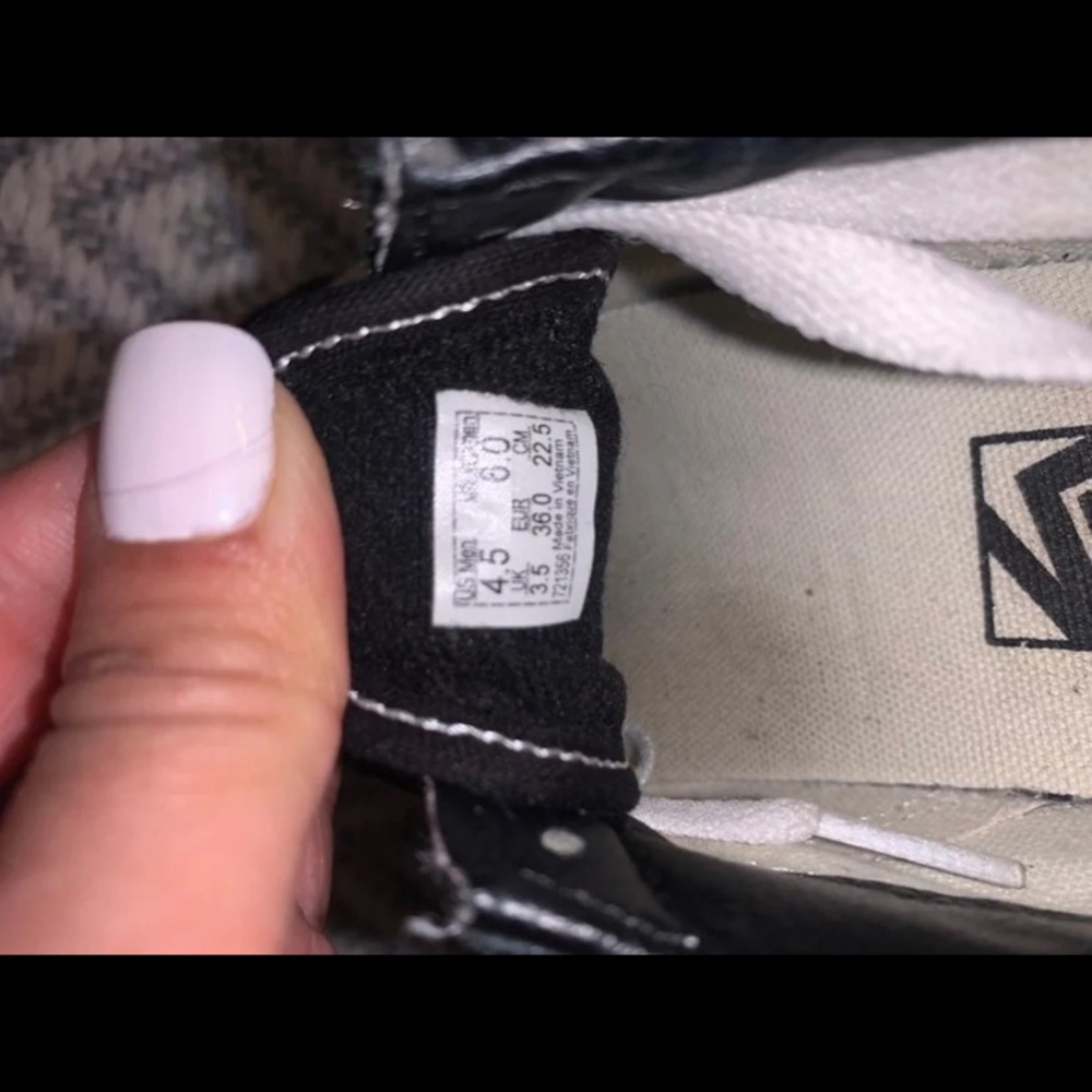 Vans - Picture 7 of 9